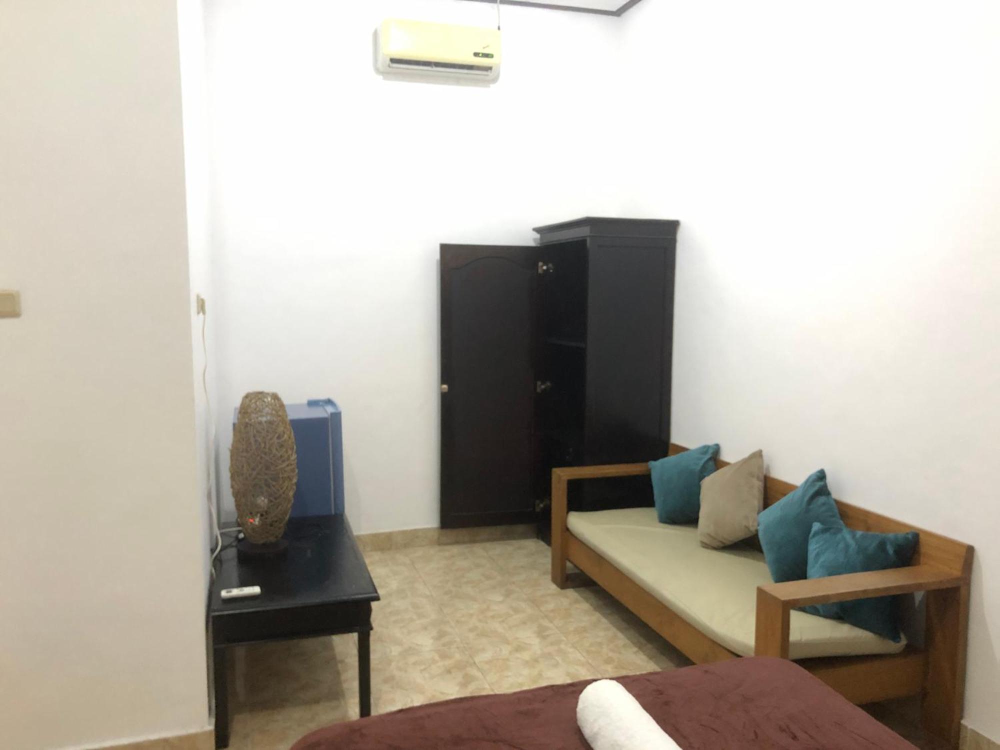 Pili Pili Homestay 6 Legian Eksteriør bilde