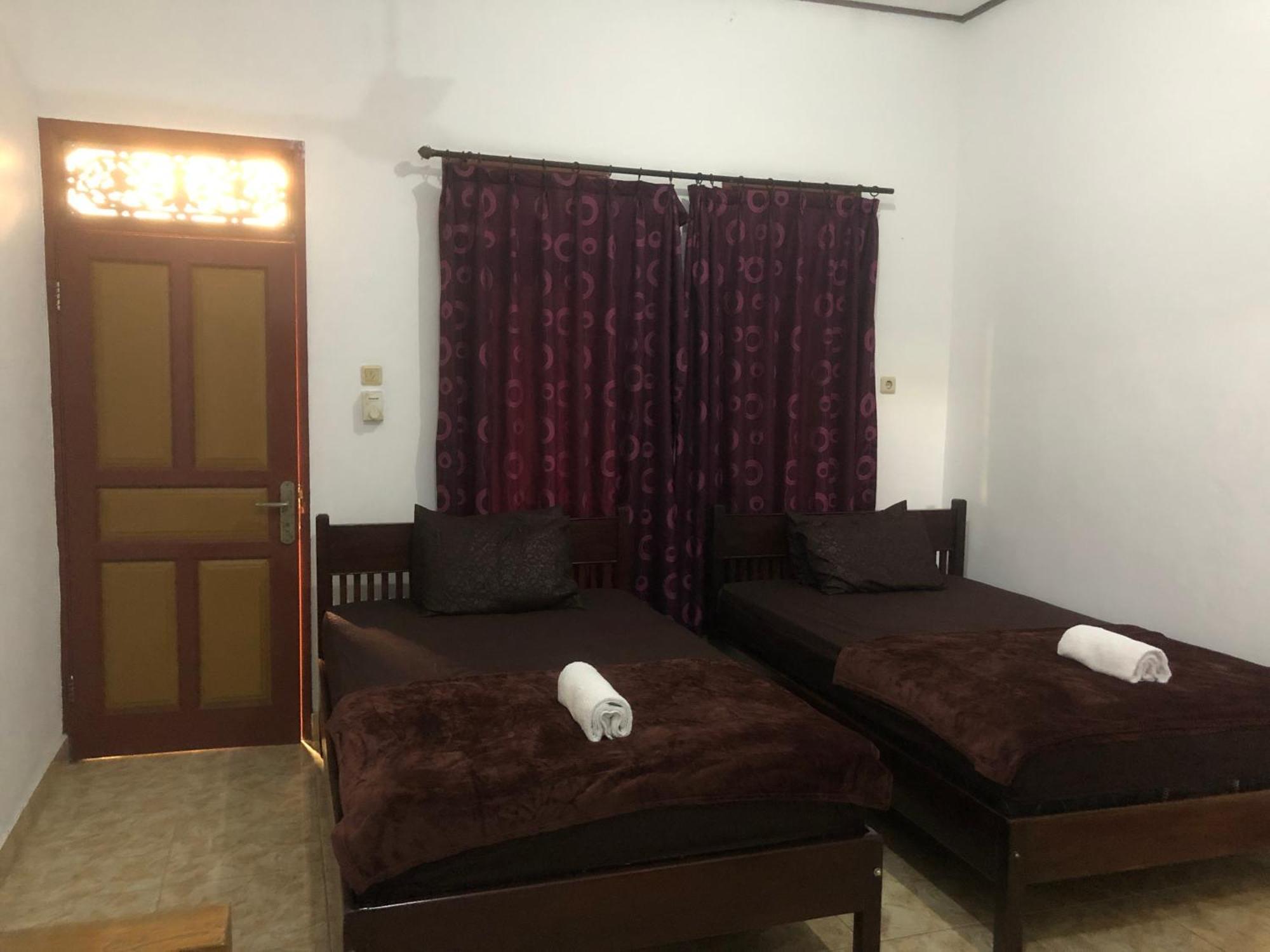Pili Pili Homestay 6 Legian Eksteriør bilde